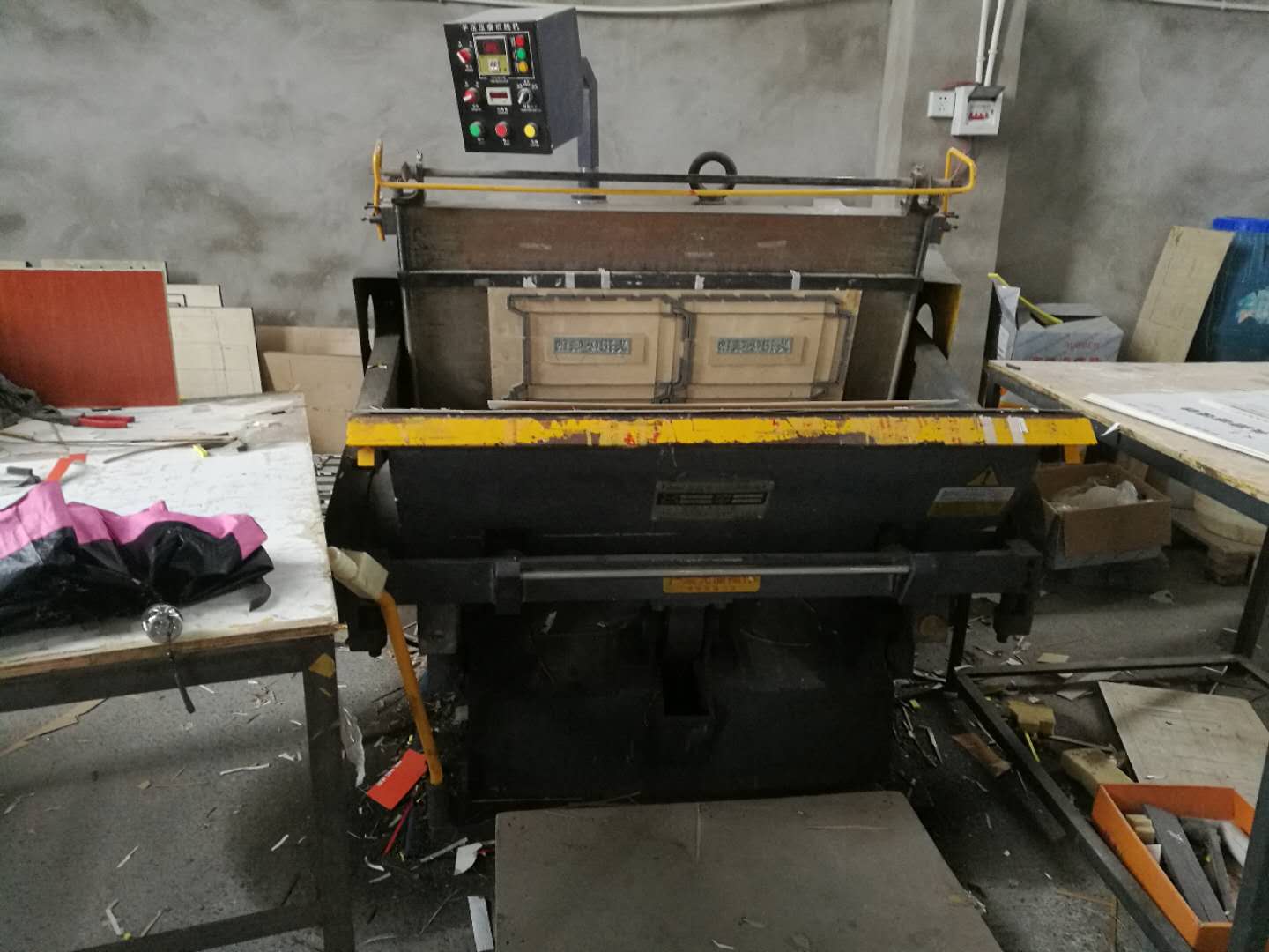 平壓平全開模切機(jī)