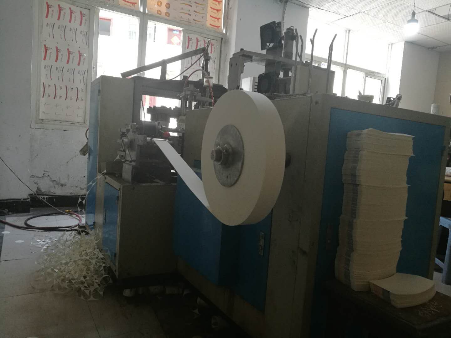 一次性廣告紙杯機(jī)